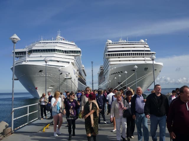 5 Reasons to Choose a Cruise for Your Next Group Trip